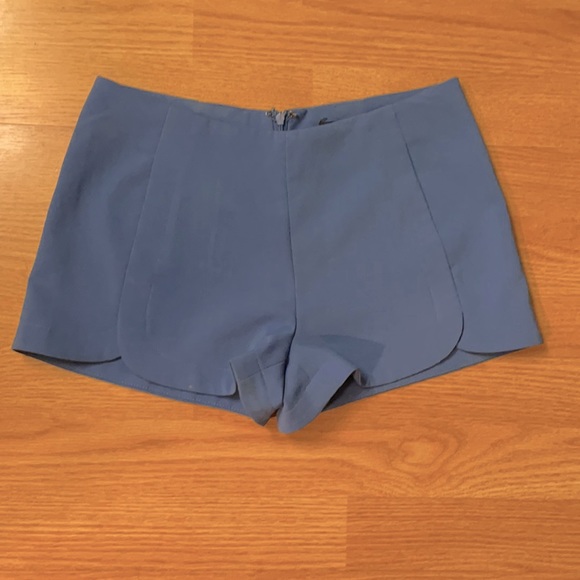 Periwinkle Scallop Hot Shorts - Picture 2 of 4